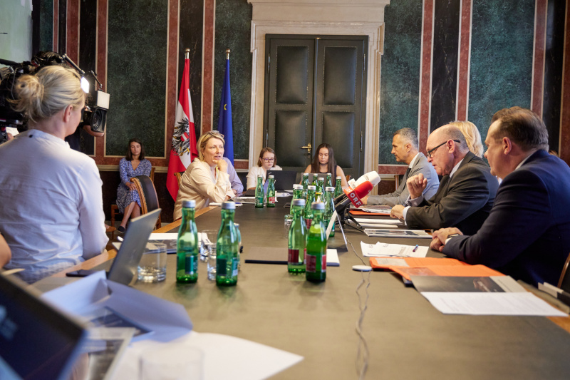 Frage der Journalist:innen