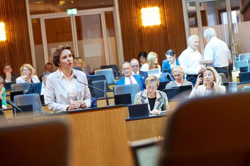 Frage von Nationalratsabgeordnete Martina Künsberg Sarre (NEOS)