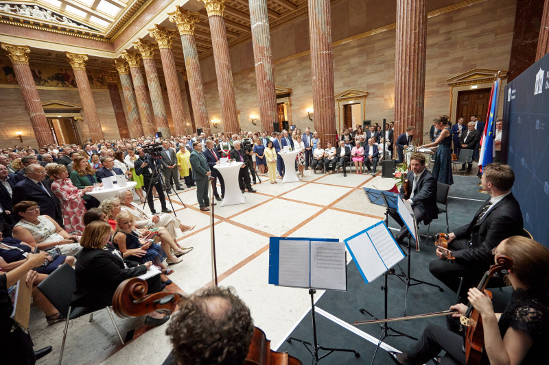 Moderation. Birgit Brunsteiner