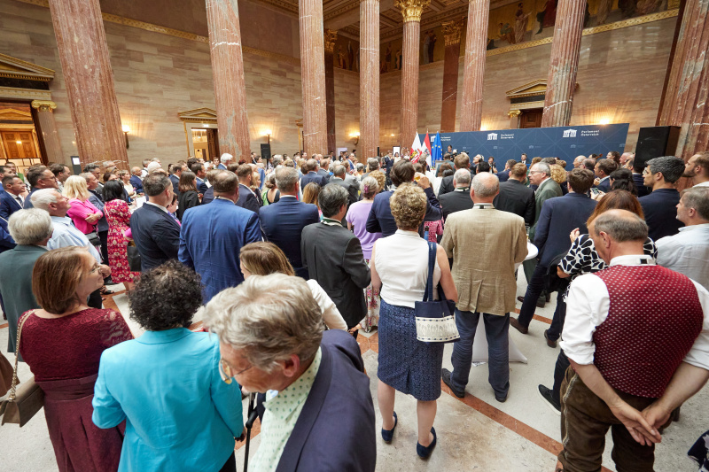 Moderation. Birgit Brunsteiner