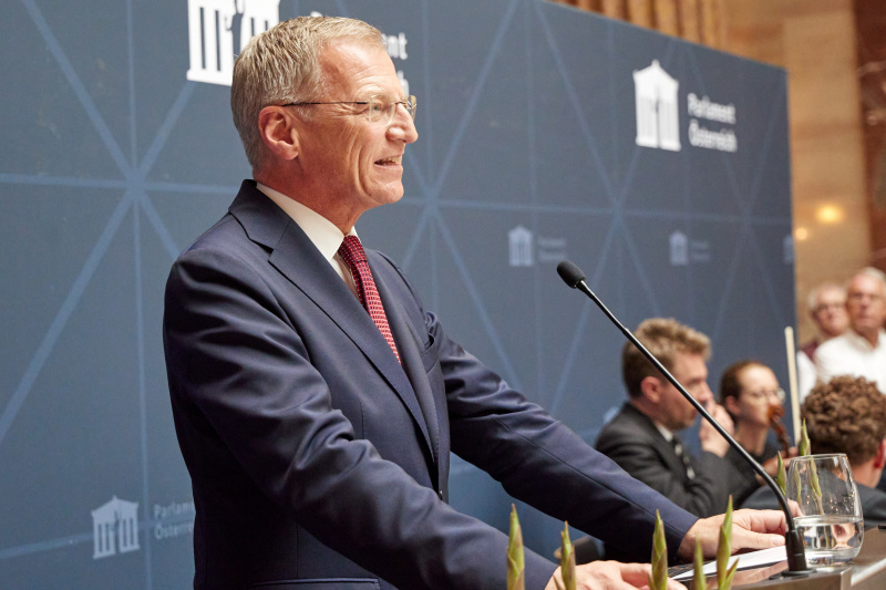 Grußworte. Landeshauptmann von Oberösterreich Thomas Stelzer