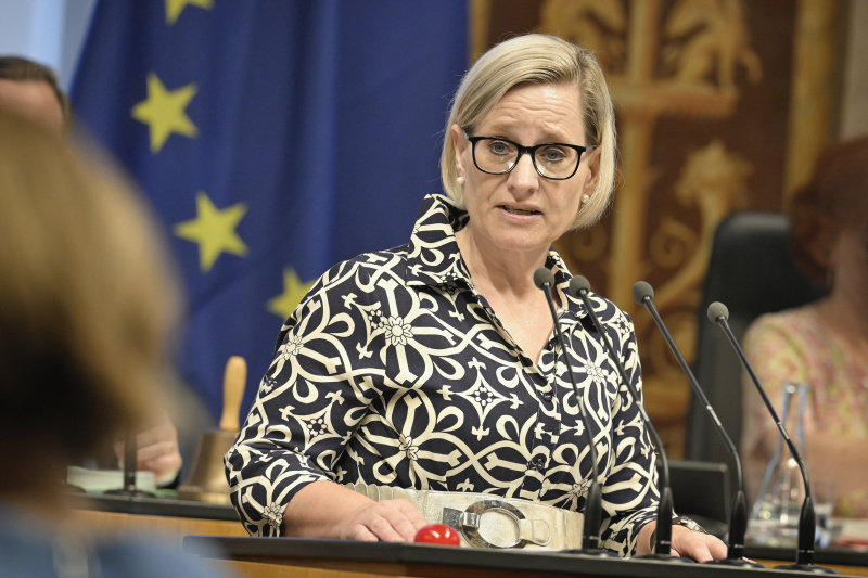 Am Redner:innenpult: Bundesrätin Sandra Gerdenitsch (SPÖ)