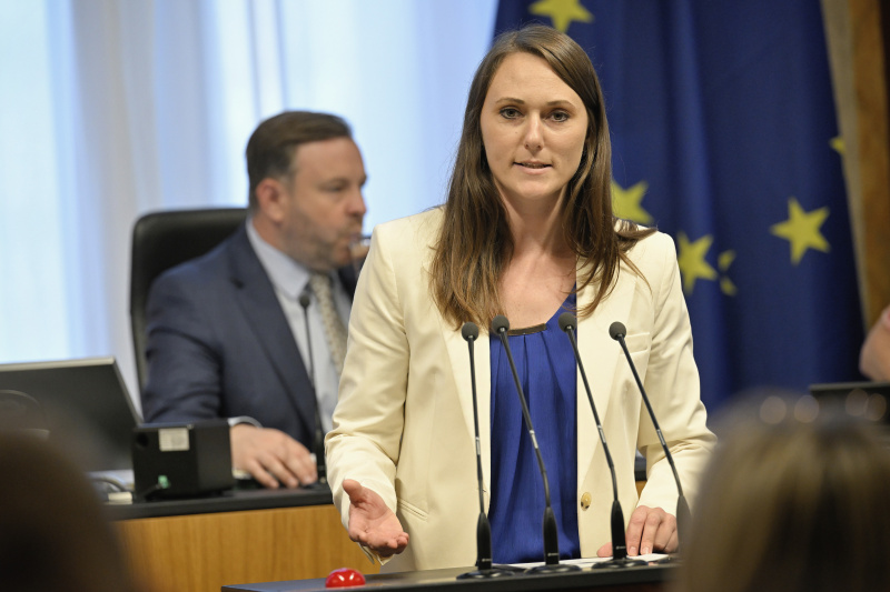 Am Redner:innenpult: Bundesrätin Viktoria Hutter (ÖVP)