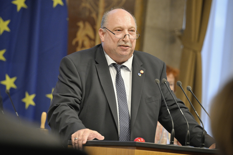 Am Redner:innenpult: Bundesrat Michael Bernard (FPÖ)