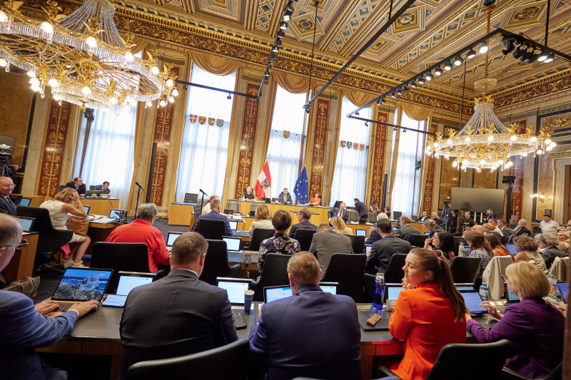 Bundesratspräsident Franz Ebner (ÖVP) am Präsidium