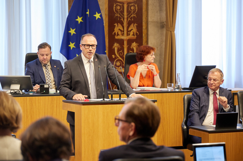 Am Redner:innenpult Bundesrat Günter Pröller (FPÖ)