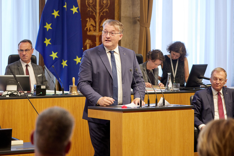 Am Redner:innenpult Bundesrat Markus Steinmaurer (FPÖ)