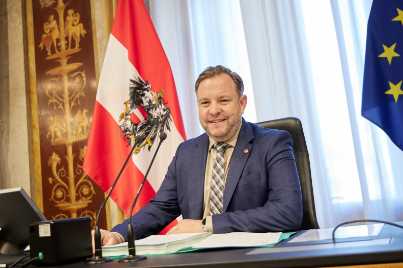 Bundesratspräsident Franz Ebner (ÖVP) am Präsidium