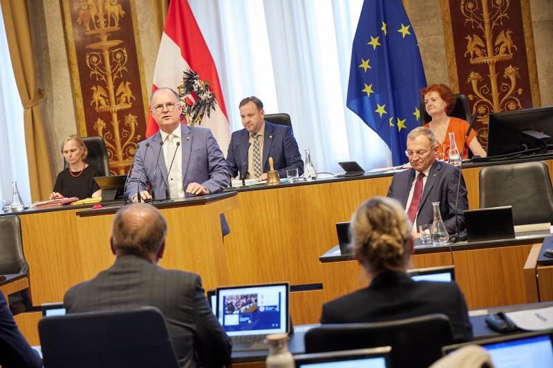 Am Redner:innenpult Bundesrat Bernhard Ruf (ÖVP)