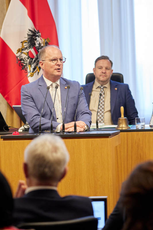 Am Redner:innenpult Bundesrat Bernhard Ruf (ÖVP)