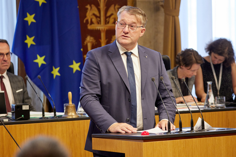 Am Redner:innenpult Bundesrat Markus Steinmaurer (FPÖ)