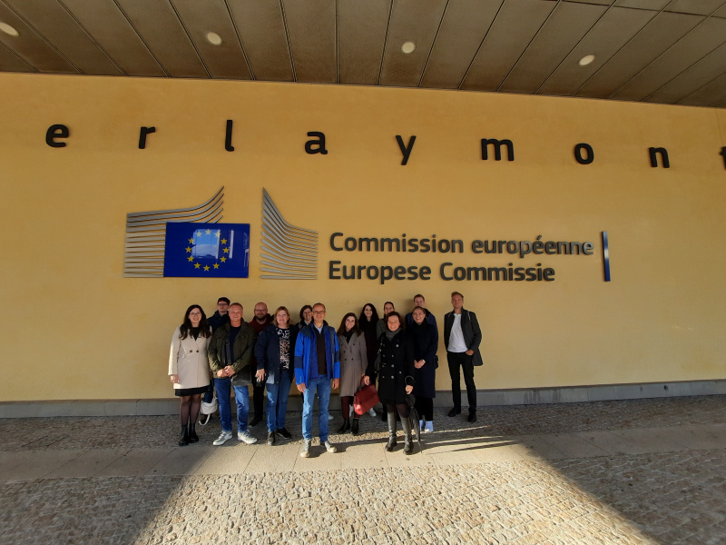 Gruppenfoto der Mitarbeiter:innen