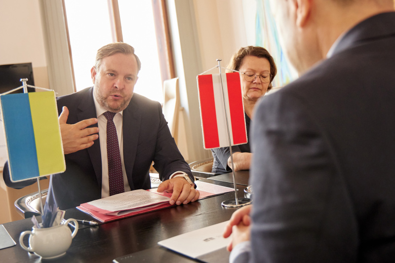 Arbeitsgespräch. Bundesratspräsident Franz Ebner (ÖVP)