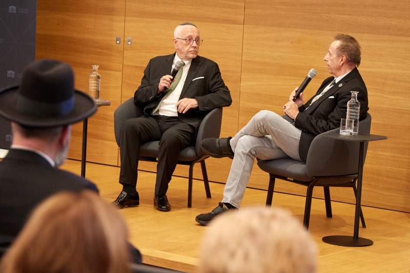 Gespräch. Von links: Generalsekretär des Bundesverbandes der Israelitischen Kultusgemeinden in Österreich i.R. Raimund Fastenbauer, Professor am Institut für Judaistik der Universität Wien Klaus Samuel Davidowicz