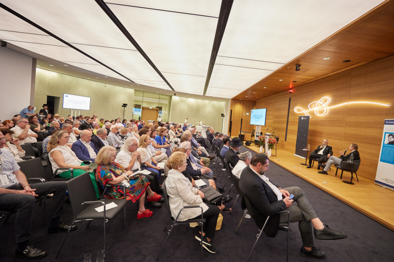 Gespräch. Von links: Generalsekretär des Bundesverbandes der Israelitischen Kultusgemeinden in Österreich i.R. Raimund Fastenbauer, Professor am Institut für Judaistik der Universität Wien Klaus Samuel Davidowicz