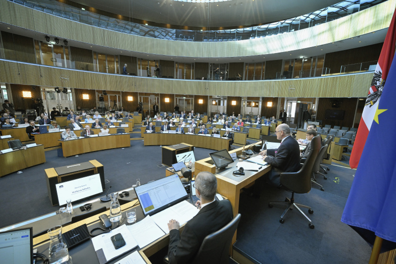 Opening Speech. President of the Austrian Parlament Wolfgang Sobotka (ÖVP). View to participants