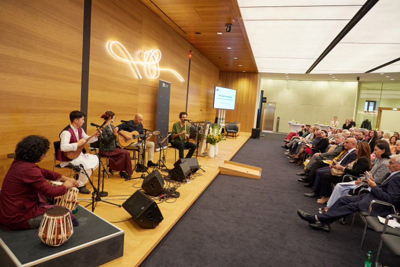 Musik. Association Roots Revival