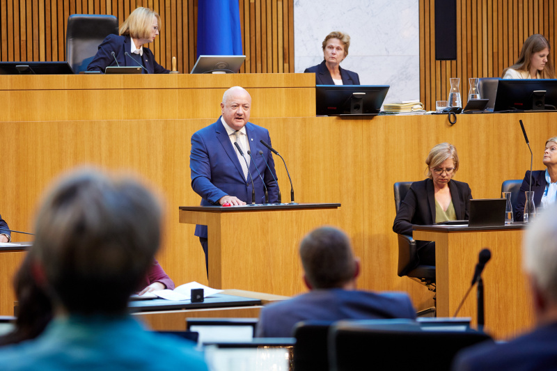 Am Redner:innenpult Nationalratsabgeordneter Christian Stocker (ÖVP)