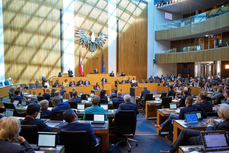 Am Redner:innenpult Klubobmann Herbert Kickl (FPÖ)