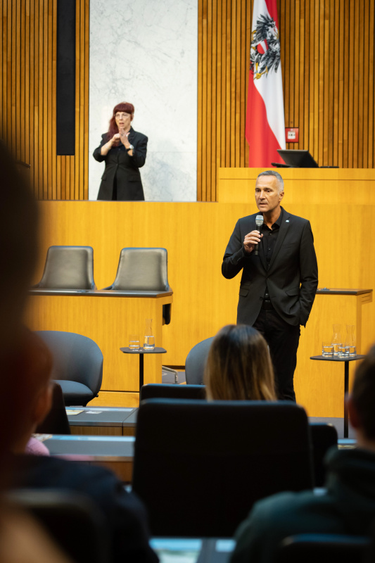 Eröffnungsworte durch den Sprecher der Parlamentsdirektion Karl Heinz Grundböck