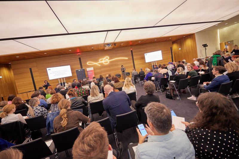 Moderation. Vorsitzende des Frauennetzwerks Medien Martina Madner