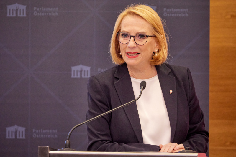 Eröffnungsworte. Zweite Nationalratspräsidentin Doris Bures (SPÖ)