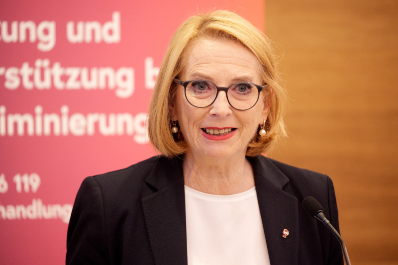 Eröffnungsworte. Zweite Nationalratspräsidentin Doris Bures (SPÖ)