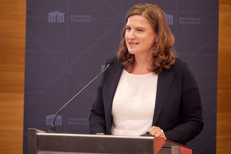 Block II: Die EU-Standards für Klagerechte und proaktive Arbeit. Reflexion: Innovative proaktive Arbeit und wirksame Klagerechte – Learnings für Gleichbehandlungsstellen. Leiterin der Gleichbehandlungsanwaltschaft Sandra Konstatzky