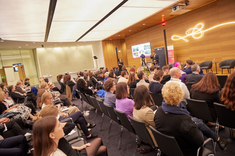 Block III: EU-Standards zur Unabhängigkeit von Gleichbehandlungsstellen. Keynote III: Best Practice Beispiel zu Unabhängigkeit – Die belgische Gleichbehandlungsstelle Unia. Leiter der belgischen Gleichbehandlungsstelle Unia Patrick Charlier