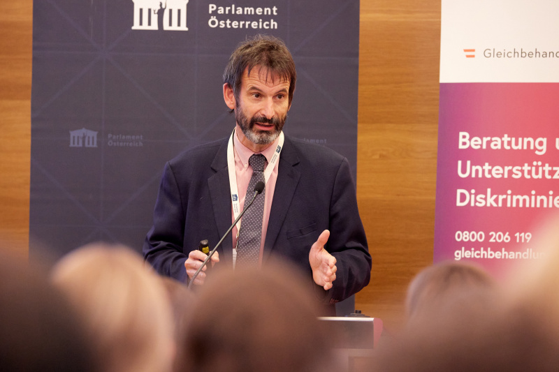 Block III: EU-Standards zur Unabhängigkeit von Gleichbehandlungsstellen. Keynote III: Best Practice Beispiel zu Unabhängigkeit – Die belgische Gleichbehandlungsstelle Unia. Leiter der belgischen Gleichbehandlungsstelle Unia Patrick Charlier