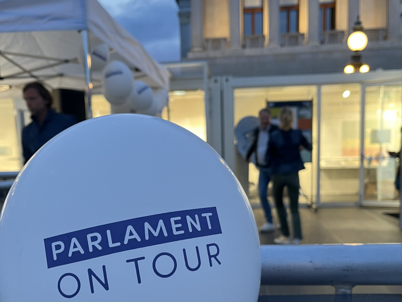 Parlament on Tour