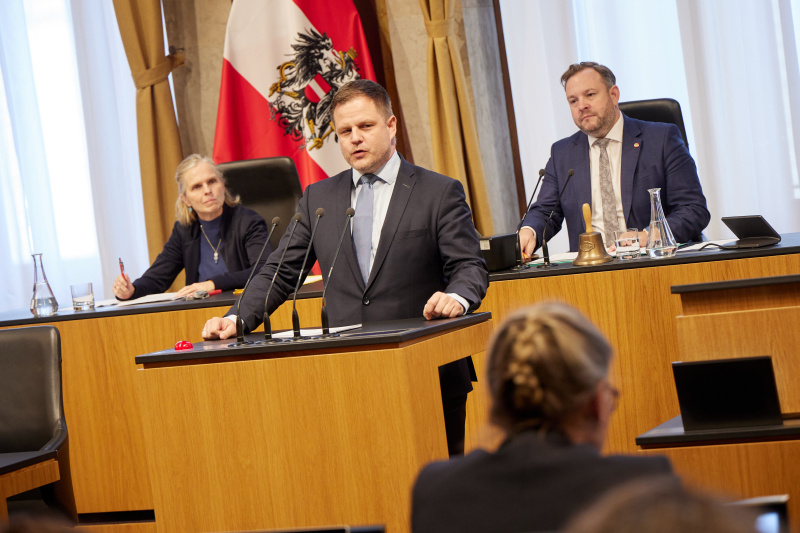 Am Redner:innenpult Bundesrat Philipp Kohl (ÖVP)