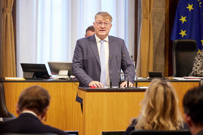 Am Redner:innenpult Bundesrat Markus Steinmaurer (FPÖ)