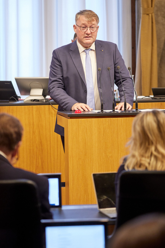 Am Redner:innenpult Bundesrat Markus Steinmaurer (FPÖ)