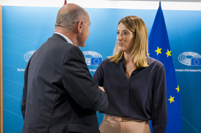 Von links: Nationalratspräsident Wolfgang Sobotka (ÖVP), Präsidentin des Europäischen Parlaments Roberta Metsola
