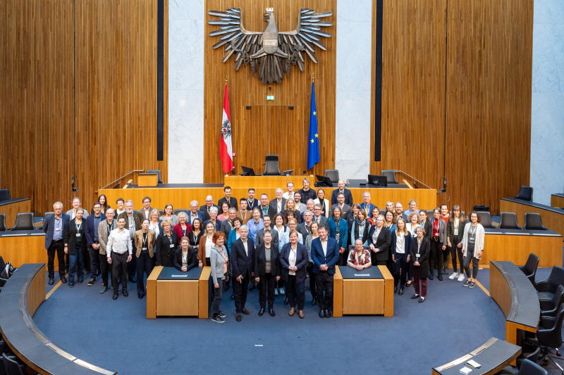 Gruppenfoto aller Veranstaltungsteilnehmer:innen