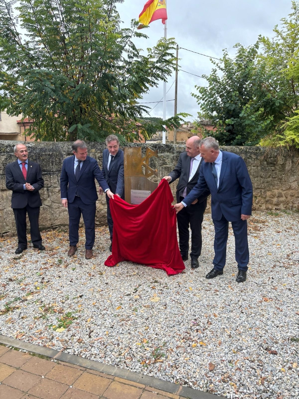 Feierliche Enthüllung der Erinnerungsplakette Simon Wiesenthal im Garten der Erinnerungen