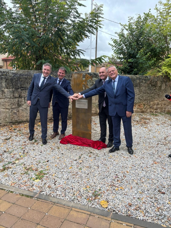Feierliche Enthüllung der Erinnerungsplakette Simon Wiesenthal im Garten der Erinnerungen