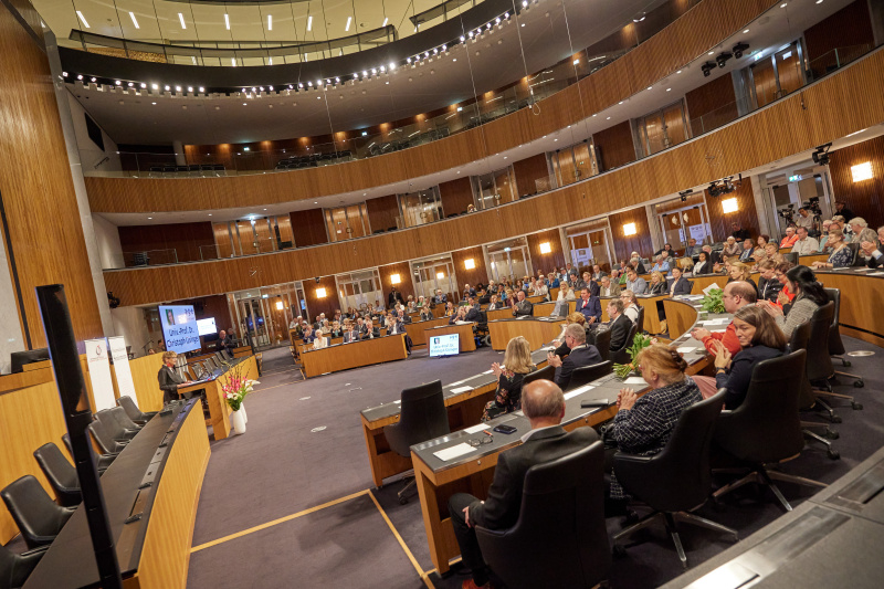 Vergabe eines Sonderawards an Christoph Gisinger. Laudatio Präsidentin des Österreichischen Seniorenrates Ingrid Korosec