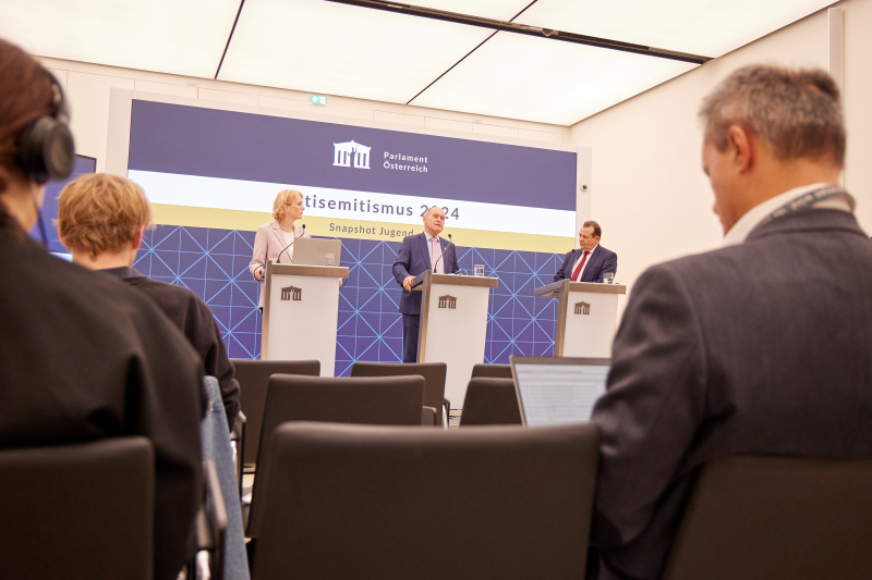 Von links: Eva Zeglovits - IFES, Nationalratspräsident Wolfgang Sobotka (ÖVP), Thomas Stern Braintrust