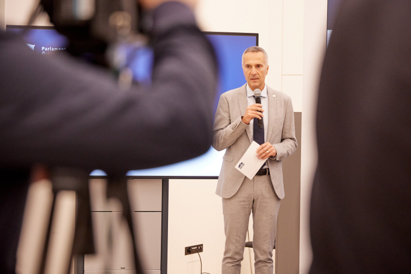 Moderation. Sprecher der Parlamentsdirektion Karl-Heinz Grundböck