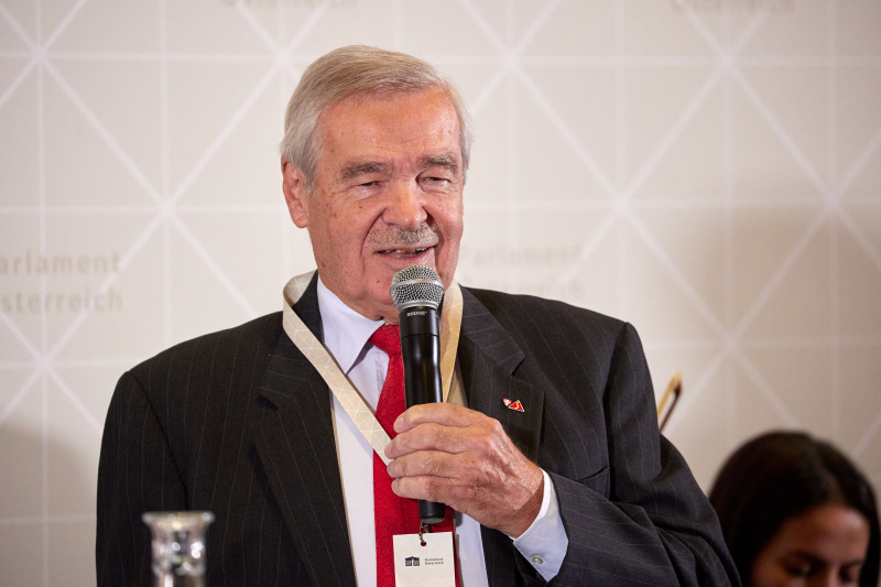 Gesprächsrunde mit den Vertreter:innen der Parlamentsparteien. Landtagsabgeordneter von Wien a.D. Volkmar Harwanegg (SPÖ)