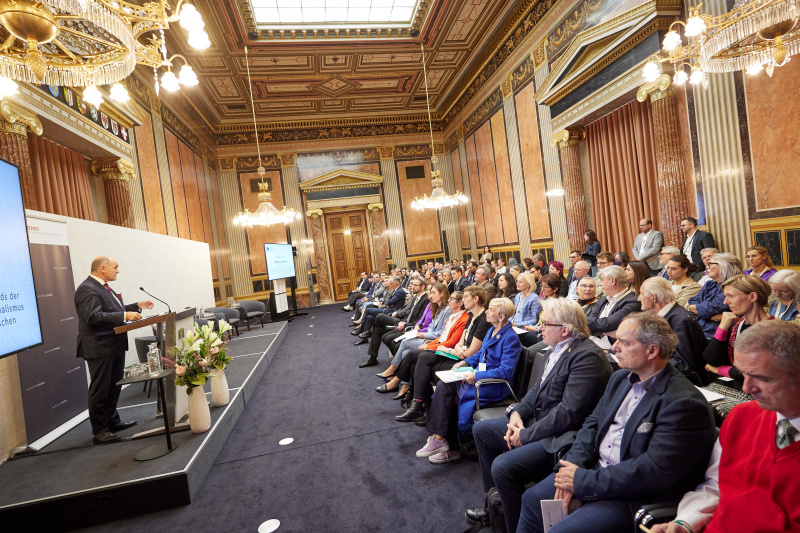 Eröffnungsworte. Nationalratspräsident Wolfgang Sobotka (ÖVP)