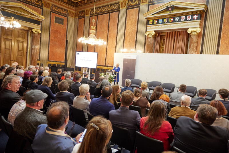 Impulsreferat I. Philologin und Zeitzeugin Katja Sturm-Schnabel