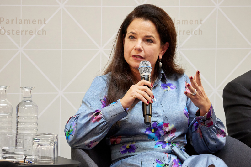 Podiumsdiskussion. Direktorin der KZ-Gedenkstätte Mauthausen Barbara Glück