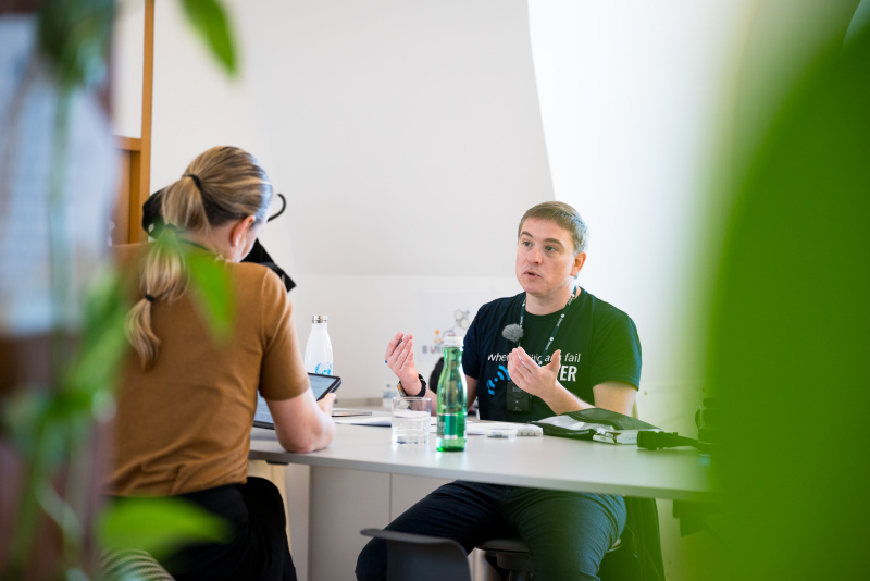 Executive Director at epicenter.works, Board Member of European Digital Rights & Non-Residential Fellow at CIS Stanford Thomas Lohninger im Gespräch