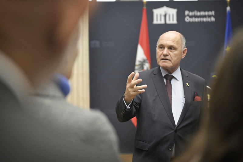 Nationalratspräsident Wolfgang Sobotka (ÖVP) mit Veranstaltungsteilnehmer:innen