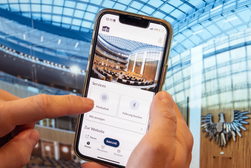 Blick auf die Neue App Mein Parlament