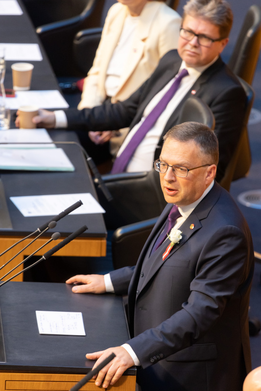 Am Redner:innenpultKlubobmann August Wöginger (ÖVP)