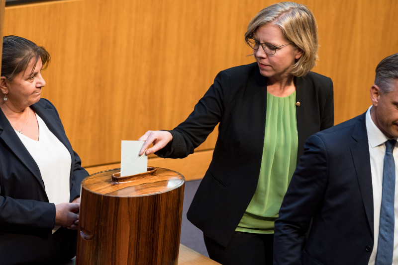 Stimmabgabe: Infrastrukturministerin Leonore Gewessler (GRÜNE)